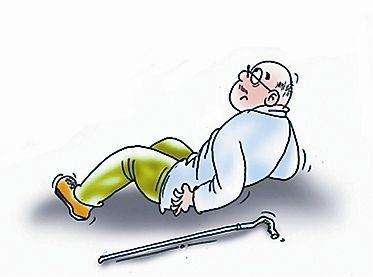 56歲老人散步時(shí)意外摔倒引發(fā)骨折，25保額遭拒賠，憑什么？